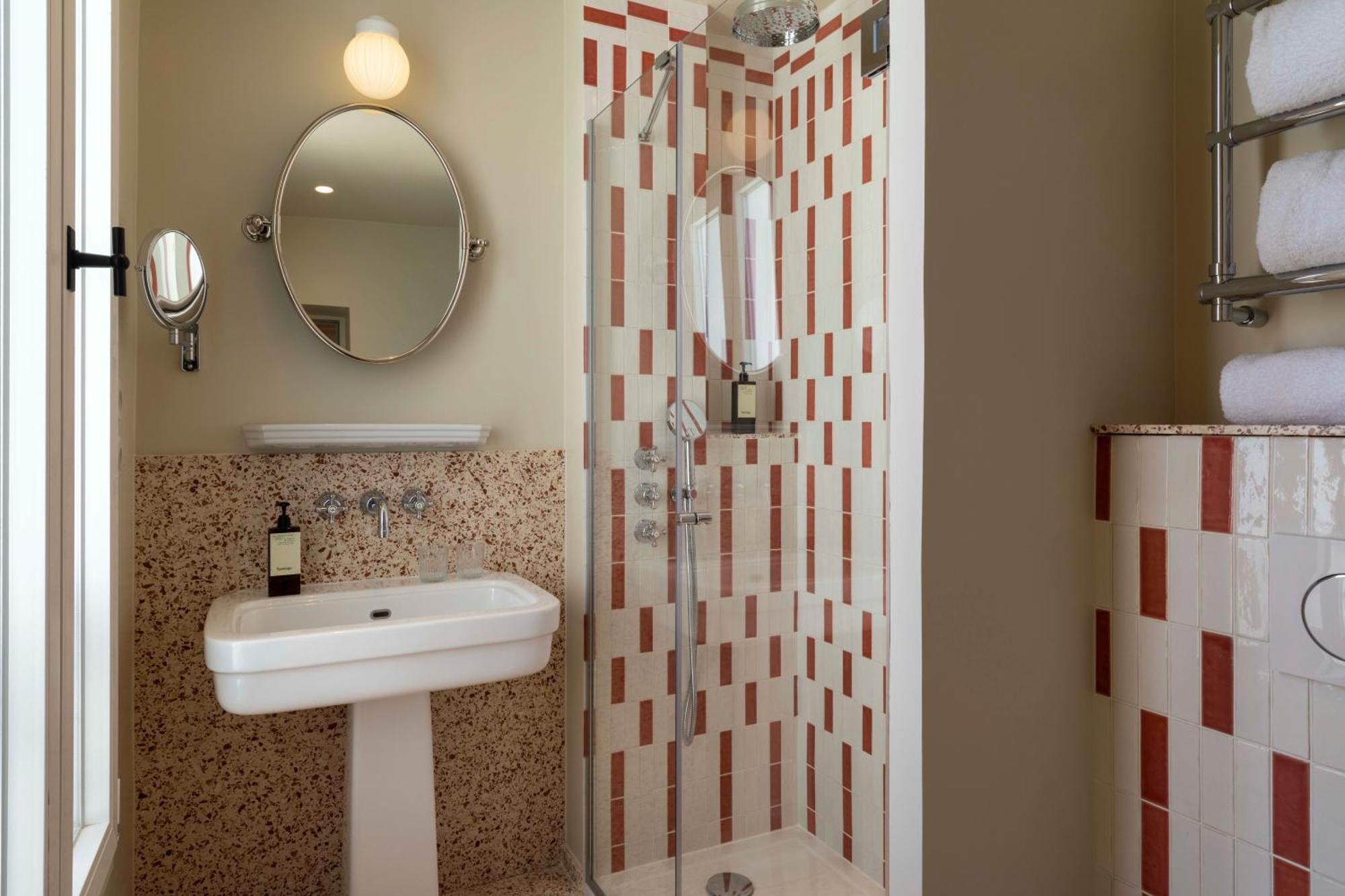 Hotel L'inattendu 4*